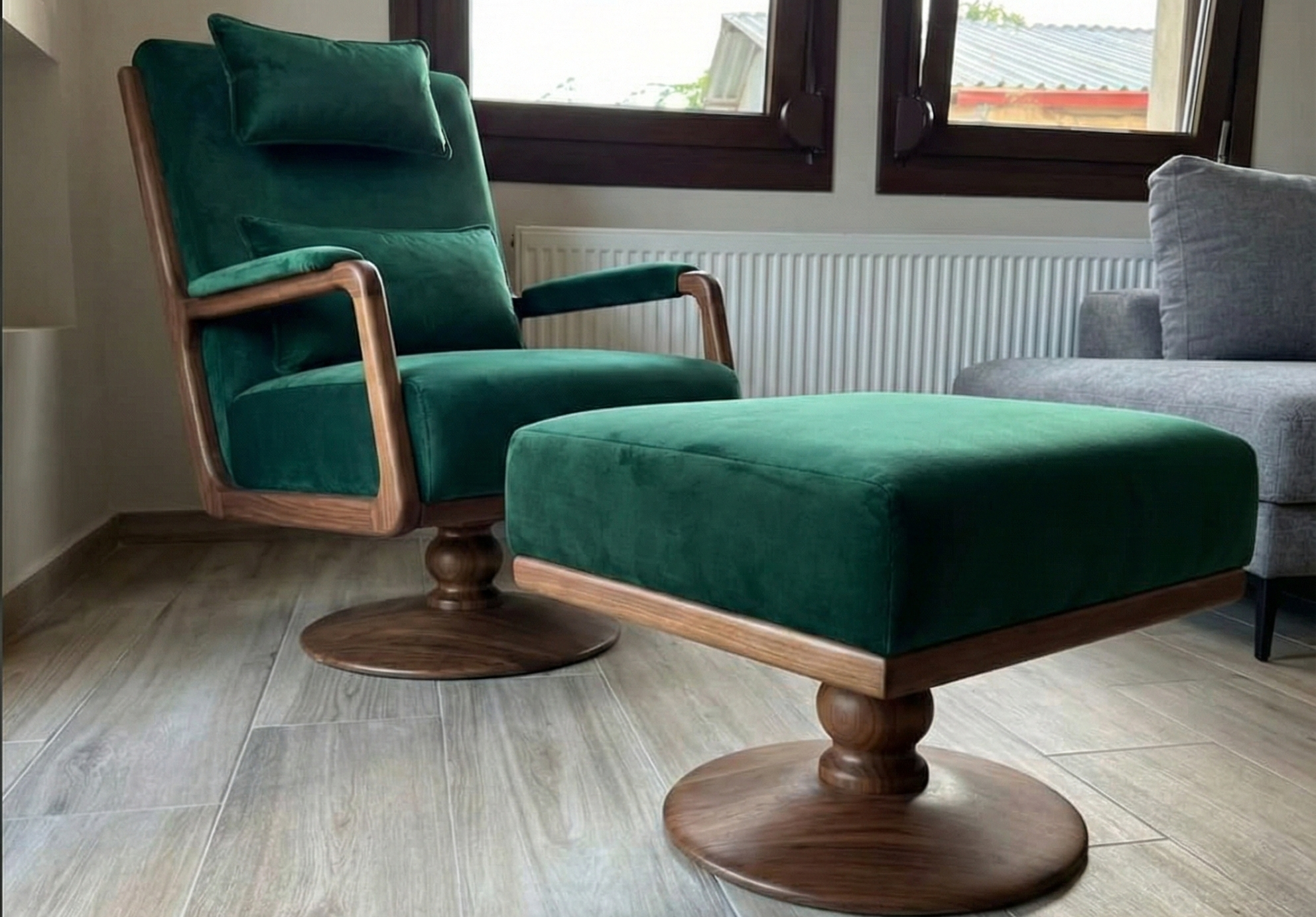 HUXTON - dark-walnut